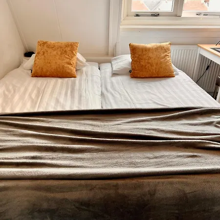 Church Square Apartment *