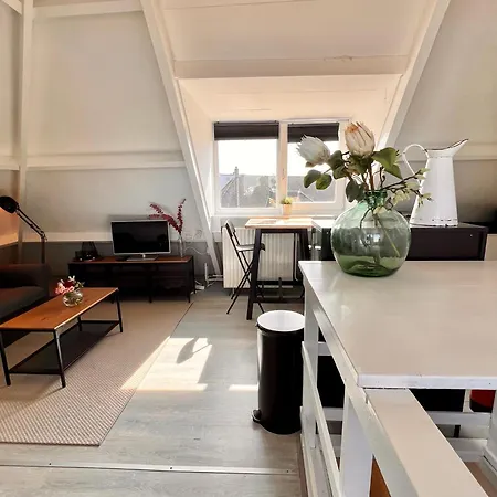 Church Square Apartment *